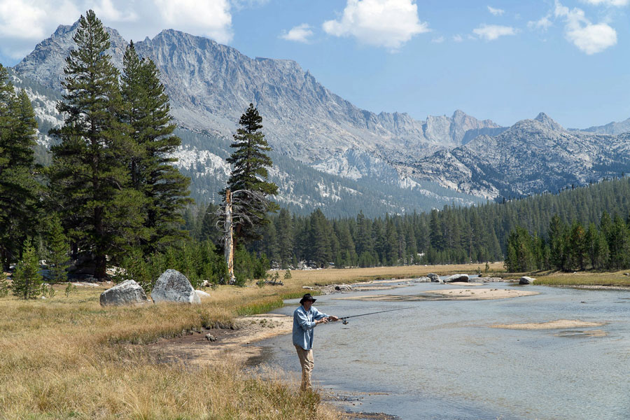 Fishing in Evolution Valey, Kings Canyon National Park, Caifornia